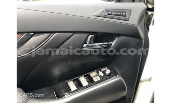 Acheter Import Voiture Toyota Alphard Blanc à Import - Dubai, Clarendon Acheter Import Voiture Toyota Alphard Blanc à Import - Dubai, Clarendon