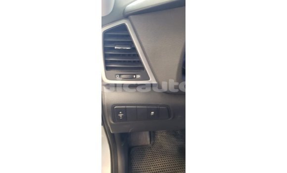 Buy Import Hyundai Tucson White Car in Import - Dubai in Clarendon Buy Import Hyundai Tucson White Car in Import - Dubai in Clarendon