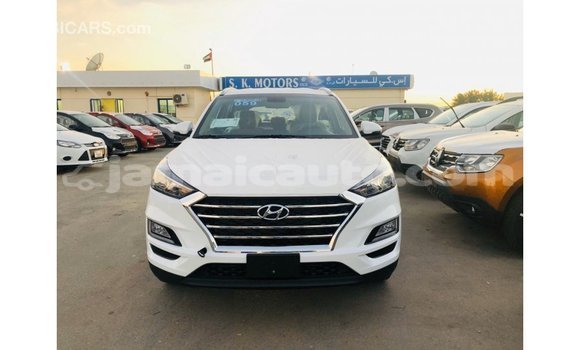 Acheter Import Voiture Hyundai Tucson Blanc à Import - Dubai, Clarendon Acheter Import Voiture Hyundai Tucson Blanc à Import - Dubai, Clarendon