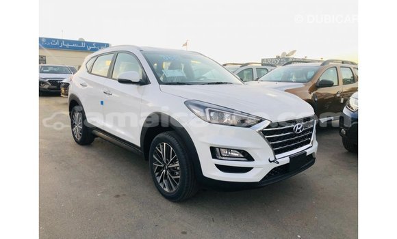 Acheter Import Voiture Hyundai Tucson Blanc à Import - Dubai, Clarendon Acheter Import Voiture Hyundai Tucson Blanc à Import - Dubai, Clarendon