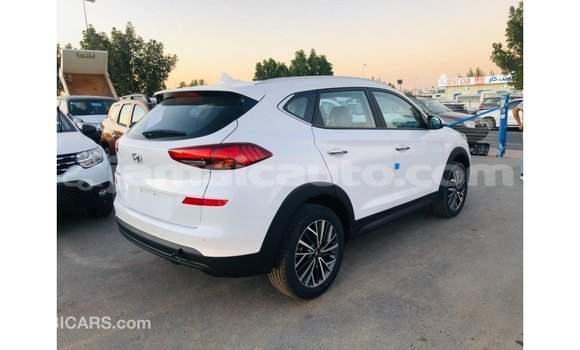 Acheter Import Voiture Hyundai Tucson Blanc à Import - Dubai, Clarendon Acheter Import Voiture Hyundai Tucson Blanc à Import - Dubai, Clarendon