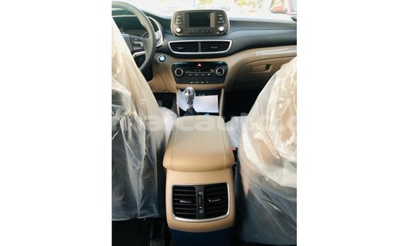 Acheter Import Voiture Hyundai Tucson Blanc à Import - Dubai, Clarendon Acheter Import Voiture Hyundai Tucson Blanc à Import - Dubai, Clarendon