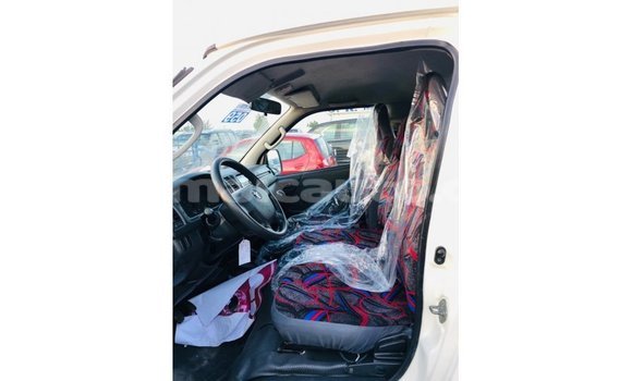Buy Import Toyota Hiace White Car in Import - Dubai in Clarendon Buy Import Toyota Hiace White Car in Import - Dubai in Clarendon
