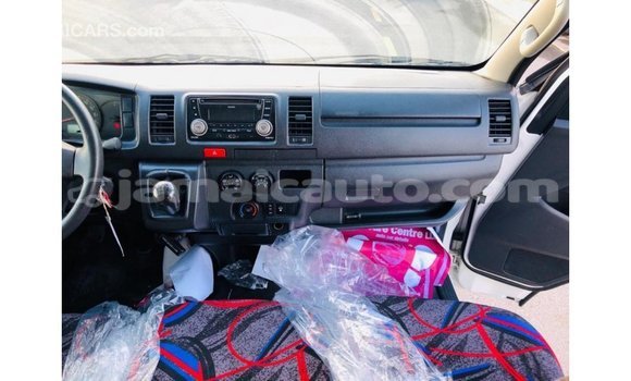 Buy Import Toyota Hiace White Car in Import - Dubai in Clarendon Buy Import Toyota Hiace White Car in Import - Dubai in Clarendon