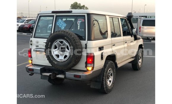 Buy Import Toyota Land Cruiser White Car in Import - Dubai in Clarendon Buy Import Toyota Land Cruiser White Car in Import - Dubai in Clarendon