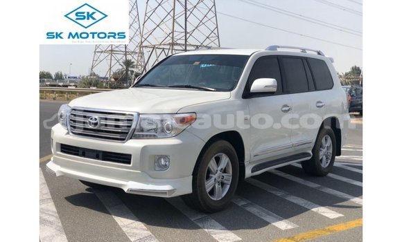 Buy Import Toyota Land Cruiser White Car in Import - Dubai in Clarendon Buy Import Toyota Land Cruiser White Car in Import - Dubai in Clarendon