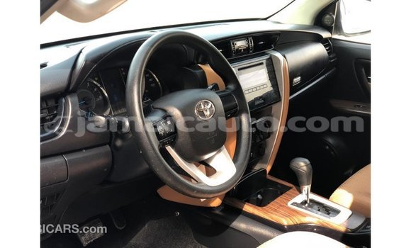 Buy Import Toyota Fortuner White Car in Import - Dubai in Clarendon Buy Import Toyota Fortuner White Car in Import - Dubai in Clarendon