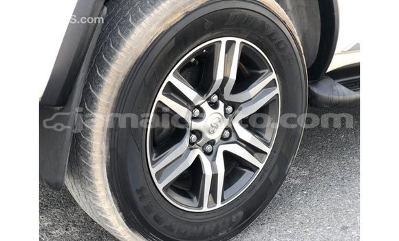 Buy Import Toyota Fortuner White Car in Import - Dubai in Clarendon Buy Import Toyota Fortuner White Car in Import - Dubai in Clarendon