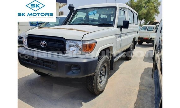 Buy Import Toyota Land Cruiser White Car in Import - Dubai in Clarendon Buy Import Toyota Land Cruiser White Car in Import - Dubai in Clarendon