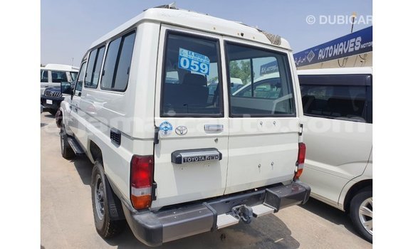 Buy Import Toyota Land Cruiser White Car in Import - Dubai in Clarendon Buy Import Toyota Land Cruiser White Car in Import - Dubai in Clarendon