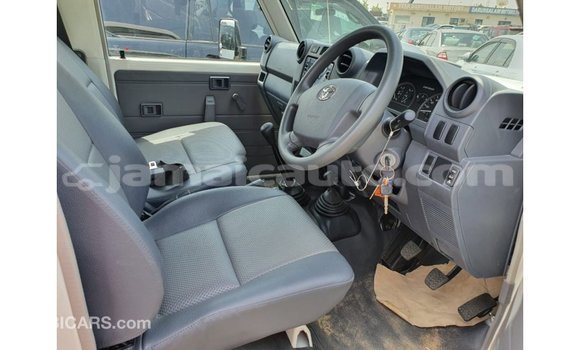 Buy Import Toyota Land Cruiser White Car in Import - Dubai in Clarendon Buy Import Toyota Land Cruiser White Car in Import - Dubai in Clarendon