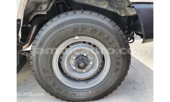 Buy Import Toyota Land Cruiser White Car in Import - Dubai in Clarendon Buy Import Toyota Land Cruiser White Car in Import - Dubai in Clarendon