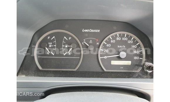 Buy Import Toyota Land Cruiser White Car in Import - Dubai in Clarendon Buy Import Toyota Land Cruiser White Car in Import - Dubai in Clarendon