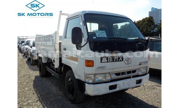 Buy Import Toyota Dyna White Car in Import - Dubai in Clarendon