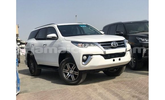 Buy Import Toyota Fortuner White Car in Import - Dubai in Clarendon Buy Import Toyota Fortuner White Car in Import - Dubai in Clarendon