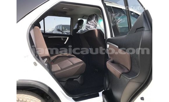 Buy Import Toyota Fortuner White Car in Import - Dubai in Clarendon Buy Import Toyota Fortuner White Car in Import - Dubai in Clarendon