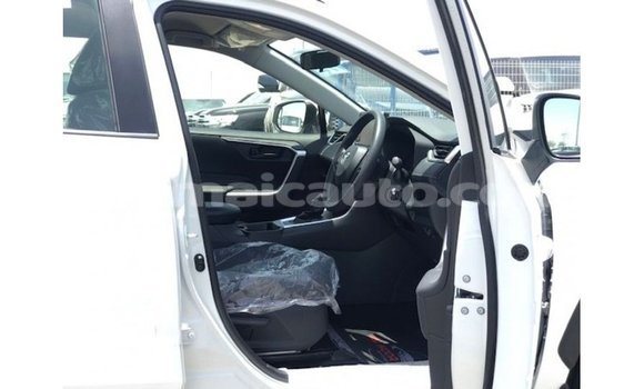 Buy Import Toyota 4Runner White Car in Import - Dubai in Clarendon Buy Import Toyota 4Runner White Car in Import - Dubai in Clarendon