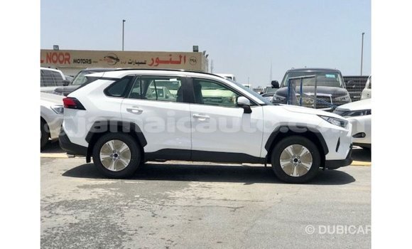 Buy Import Toyota 4Runner White Car in Import - Dubai in Clarendon Buy Import Toyota 4Runner White Car in Import - Dubai in Clarendon