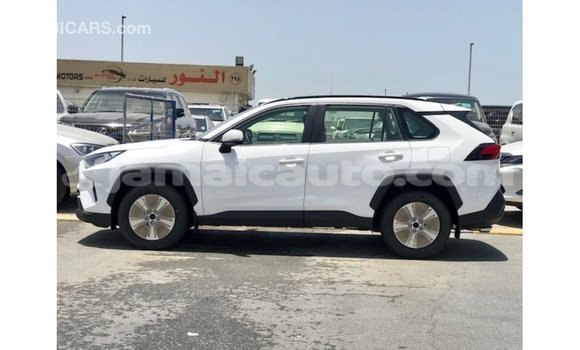 Buy Import Toyota 4Runner White Car in Import - Dubai in Clarendon Buy Import Toyota 4Runner White Car in Import - Dubai in Clarendon