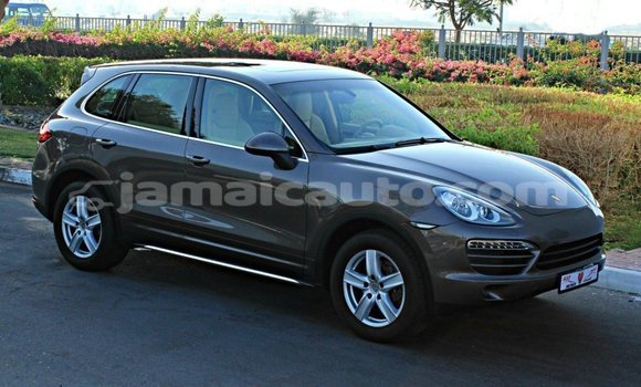Acheter Import Voiture Porsche Cayenne Marron à Import - Dubai, Clarendon