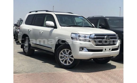 Acheter Import Voiture Toyota Land Cruiser Blanc à Import - Dubai, Clarendon
