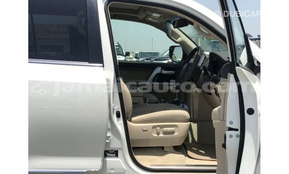 Buy Import Toyota Land Cruiser White Car in Import - Dubai in Clarendon Buy Import Toyota Land Cruiser White Car in Import - Dubai in Clarendon