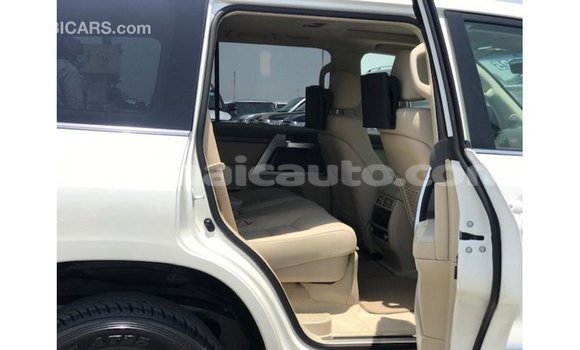 Buy Import Toyota Land Cruiser White Car in Import - Dubai in Clarendon Buy Import Toyota Land Cruiser White Car in Import - Dubai in Clarendon