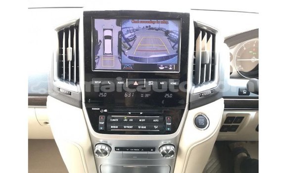 Buy Import Toyota Land Cruiser White Car in Import - Dubai in Clarendon Buy Import Toyota Land Cruiser White Car in Import - Dubai in Clarendon