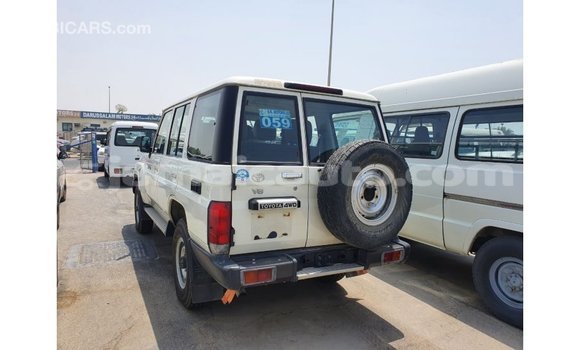 Buy Import Toyota Land Cruiser White Car in Import - Dubai in Clarendon Buy Import Toyota Land Cruiser White Car in Import - Dubai in Clarendon