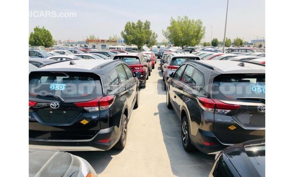 Acheter Import Voiture Toyota Rush Rouge à Import - Dubai, Clarendon Acheter Import Voiture Toyota Rush Rouge à Import - Dubai, Clarendon