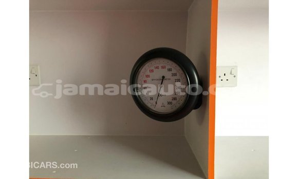 Buy Import Toyota Hiace White Car in Import - Dubai in Clarendon Buy Import Toyota Hiace White Car in Import - Dubai in Clarendon