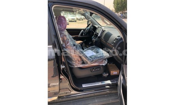 Acheter Import Voiture Toyota Land Cruiser Noir à Import - Dubai, Clarendon Acheter Import Voiture Toyota Land Cruiser Noir à Import - Dubai, Clarendon