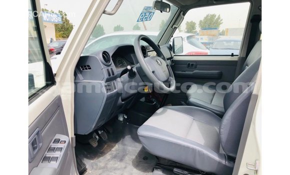 Buy Import Toyota Land Cruiser White Car in Import - Dubai in Clarendon Buy Import Toyota Land Cruiser White Car in Import - Dubai in Clarendon