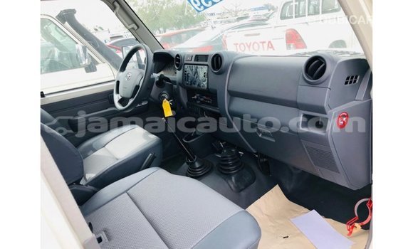 Buy Import Toyota Land Cruiser White Car in Import - Dubai in Clarendon Buy Import Toyota Land Cruiser White Car in Import - Dubai in Clarendon
