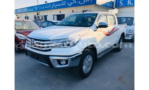 Acheter Import Voiture Toyota Hilux Blanc à Import - Dubai, Clarendon