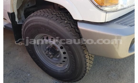 Buy Import Toyota Land Cruiser White Car in Import - Dubai in Clarendon Buy Import Toyota Land Cruiser White Car in Import - Dubai in Clarendon