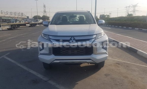Buy Import Mitsubishi L200 White Car in Import - Dubai in Clarendon