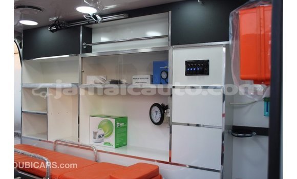 Acheter Import Voiture Toyota Hiace Blanc à Import - Dubai, Clarendon Acheter Import Voiture Toyota Hiace Blanc à Import - Dubai, Clarendon