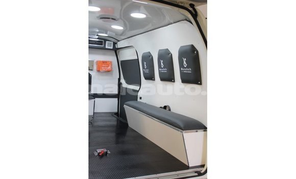 Acheter Import Voiture Toyota Hiace Blanc à Import - Dubai, Clarendon Acheter Import Voiture Toyota Hiace Blanc à Import - Dubai, Clarendon