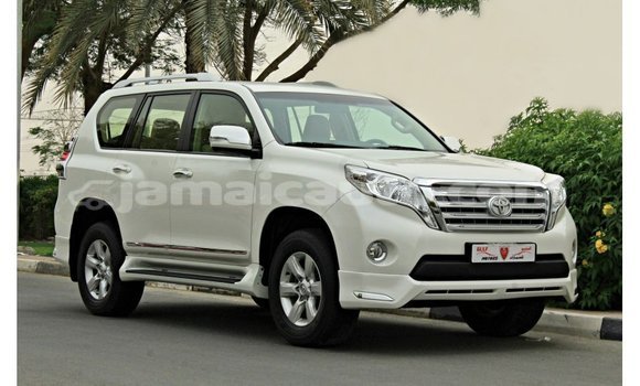 Acheter Import Voiture Toyota Prado Blanc à Import - Dubai, Clarendon
