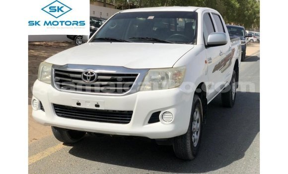 Acheter Import Voiture Toyota Hilux Blanc à Import - Dubai, Clarendon Acheter Import Voiture Toyota Hilux Blanc à Import - Dubai, Clarendon