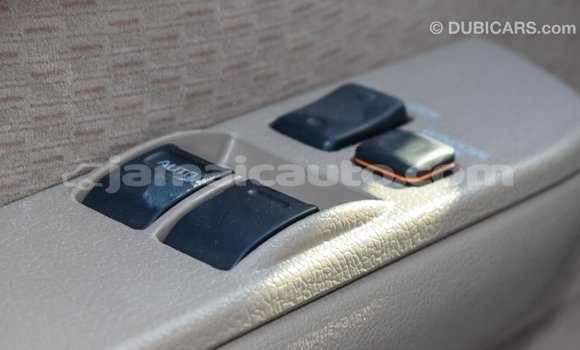 Acheter Import Voiture Toyota Land Cruiser Beige à Import - Dubai, Clarendon Acheter Import Voiture Toyota Land Cruiser Beige à Import - Dubai, Clarendon