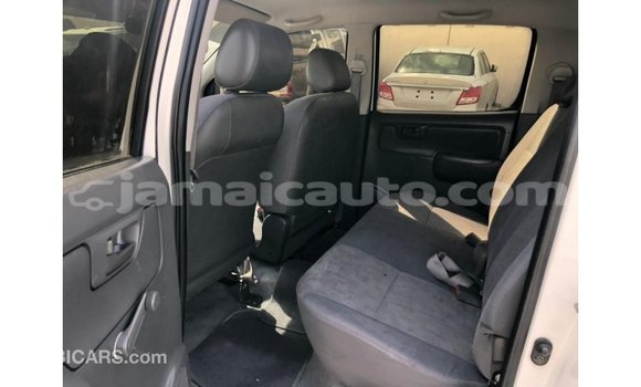 Buy Import Toyota Hilux White Car in Import - Dubai in Clarendon Buy Import Toyota Hilux White Car in Import - Dubai in Clarendon