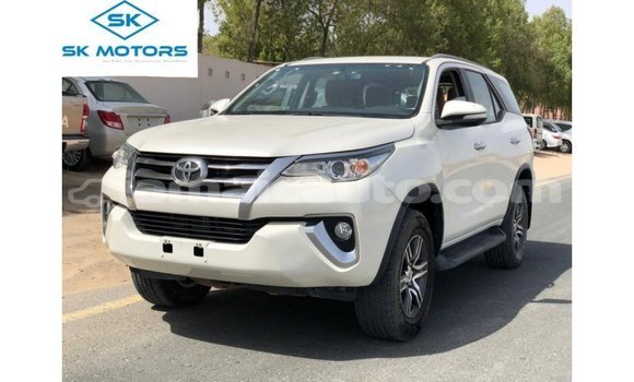 Buy Import Toyota Fortuner White Car in Import - Dubai in Clarendon