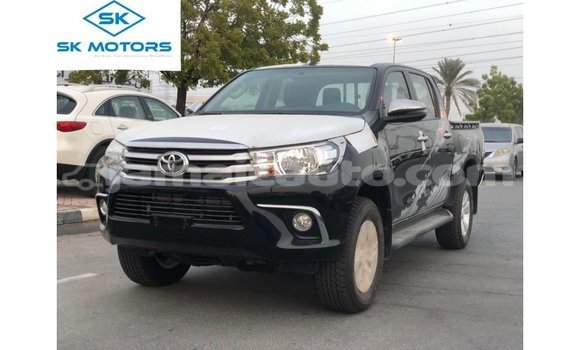 Acheter Import Voiture Toyota Hilux Noir à Import - Dubai, Clarendon