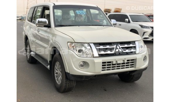Buy Import Mitsubishi Pajero White Car in Import - Dubai in Clarendon Buy Import Mitsubishi Pajero White Car in Import - Dubai in Clarendon