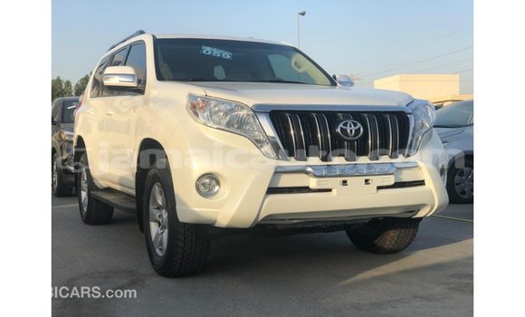 Acheter Import Voiture Toyota Prado Blanc à Import - Dubai, Clarendon Acheter Import Voiture Toyota Prado Blanc à Import - Dubai, Clarendon