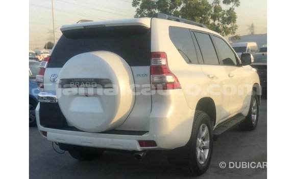 Acheter Import Voiture Toyota Prado Blanc à Import - Dubai, Clarendon Acheter Import Voiture Toyota Prado Blanc à Import - Dubai, Clarendon