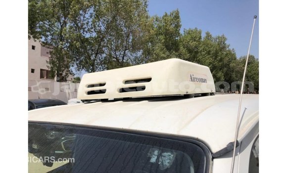 Buy Import Toyota Hiace White Car in Import - Dubai in Clarendon Buy Import Toyota Hiace White Car in Import - Dubai in Clarendon