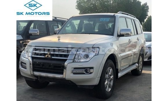 Buy Import Mitsubishi Pajero Black Car in Import - Dubai in Clarendon